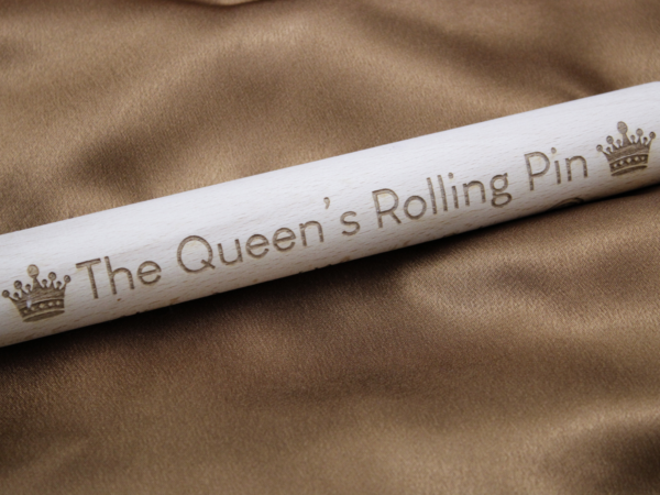 Personalised Engraved Long Rolling Pin with Handles 40 cm - The Queen's Rolling Pin - Image 3