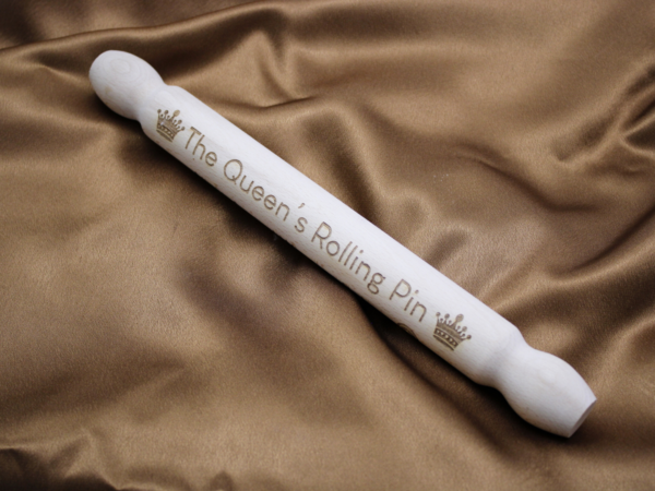 Personalised Engraved Long Rolling Pin with Handles 40 cm - The Queen's Rolling Pin - Image 2