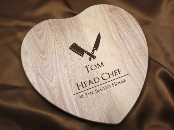 Kitchen Knives Design Personalised Engraved Wooden Heart Shaped Cutting Board 28 cm