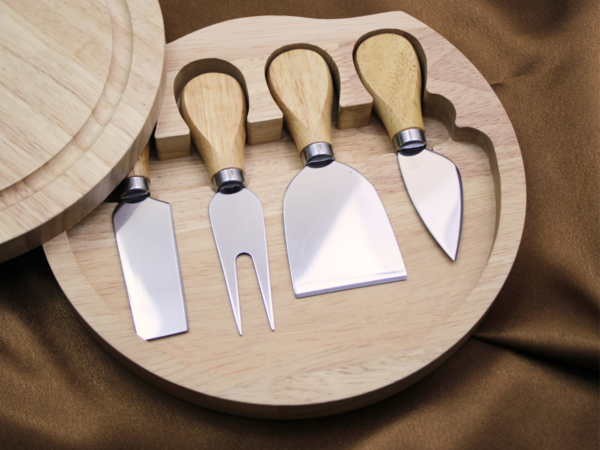 Add Your Message Personalised Engraved Wooden Round Cheese Board with 4 Cheese Knives 21 cm - Image 6